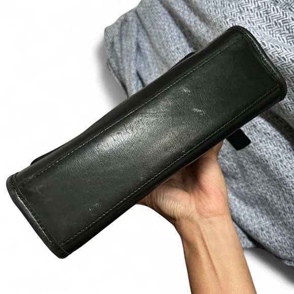 COACH Vintage HON-9870 Leather Turn Lock Messenger Crossbody Top Handle Bag - Picture 9 of 10